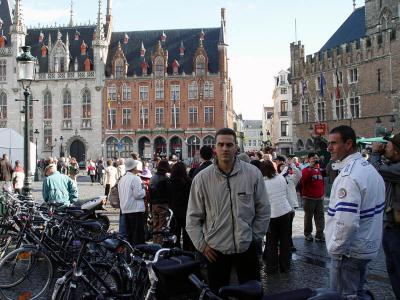 tourist hordes in the Markt