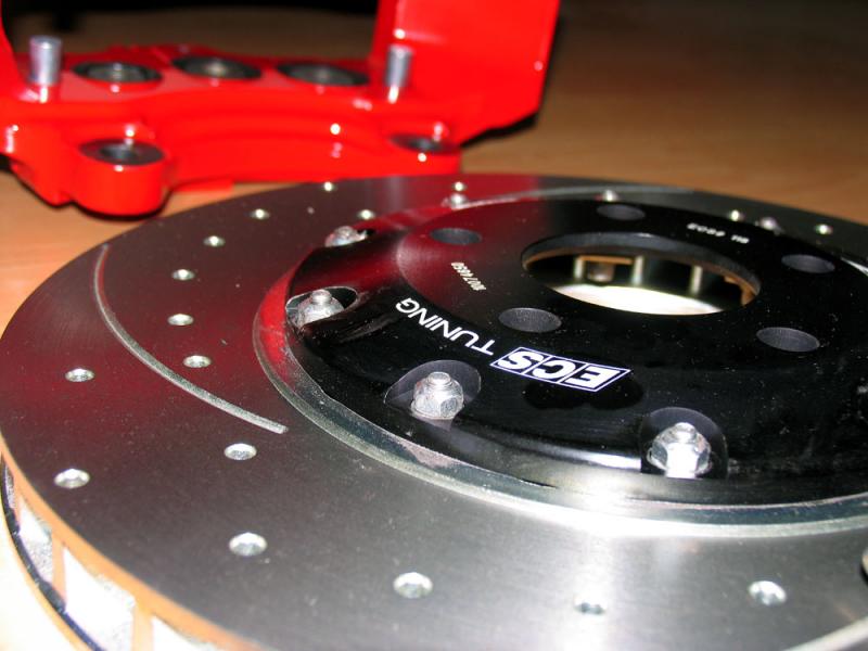 Brembo 6 Piston Big Brakes 45.jpg