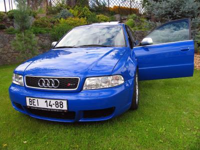 RS4sedan1020.jpg