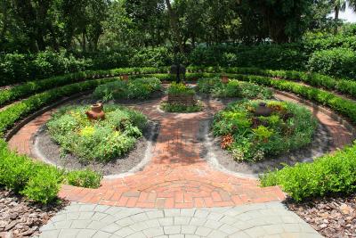 v3/08/535308/3/44820914.circlegarden.jpg