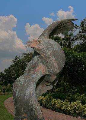 v3/08/535308/3/44943953.eaglestatue.jpg
