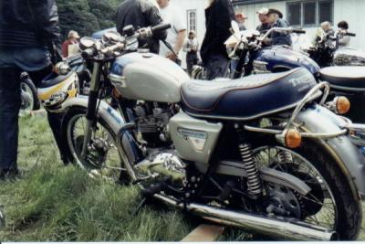 Triumph Bonnieville