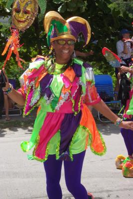 v3/09/338709/3/46610507.Parade298.jpg