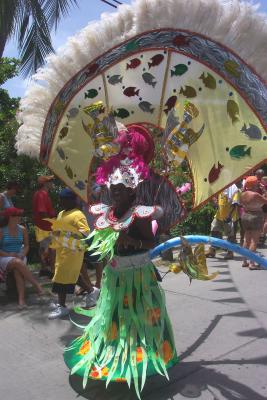 v3/09/338709/3/46610521.parade20.jpg
