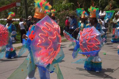 v3/09/338709/3/46610522.parade28.jpg