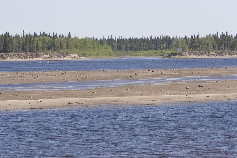 Looking across sandbars to the Gutway which leads to Moose Factory