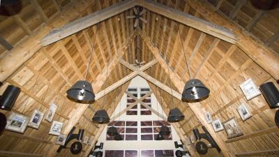 Hall ceiling