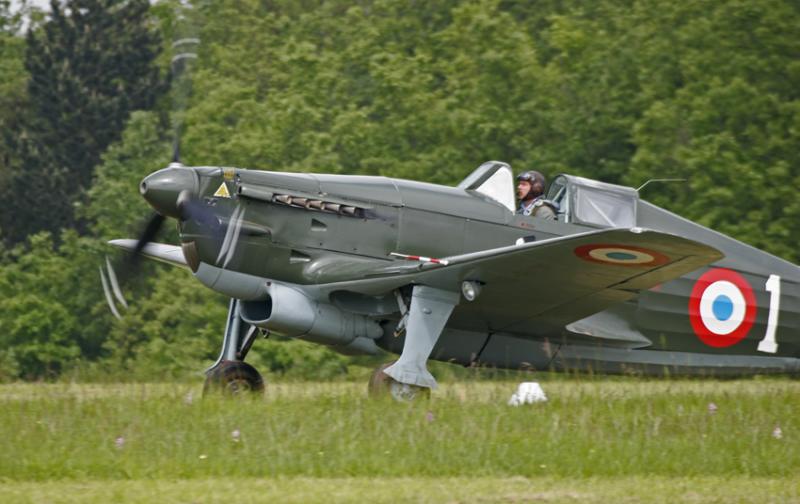 Morane-Saulnier 406 au dcollage