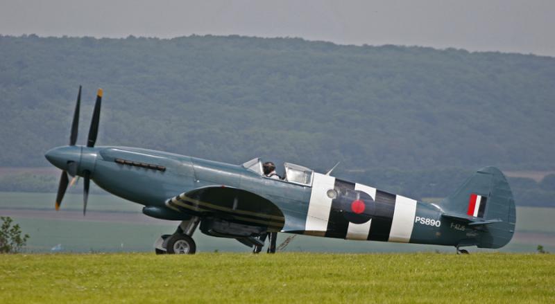 Supermarine 389 Spitfire PR19 au décollage