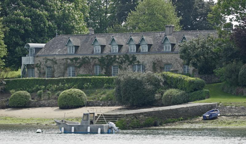 Belle maison sur lle dIrus