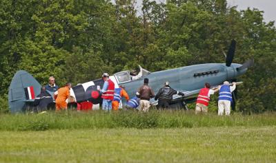 Supermarine Spitfire enlis dans la boue