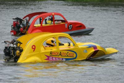 Courses de 2 CV turbo nautiques - Races of Citroën 2 CV on water !
