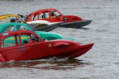 Courses de 2CV turbo-nautiques en Anjou