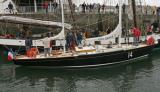 Pen Duick II dans le port du Crouesty