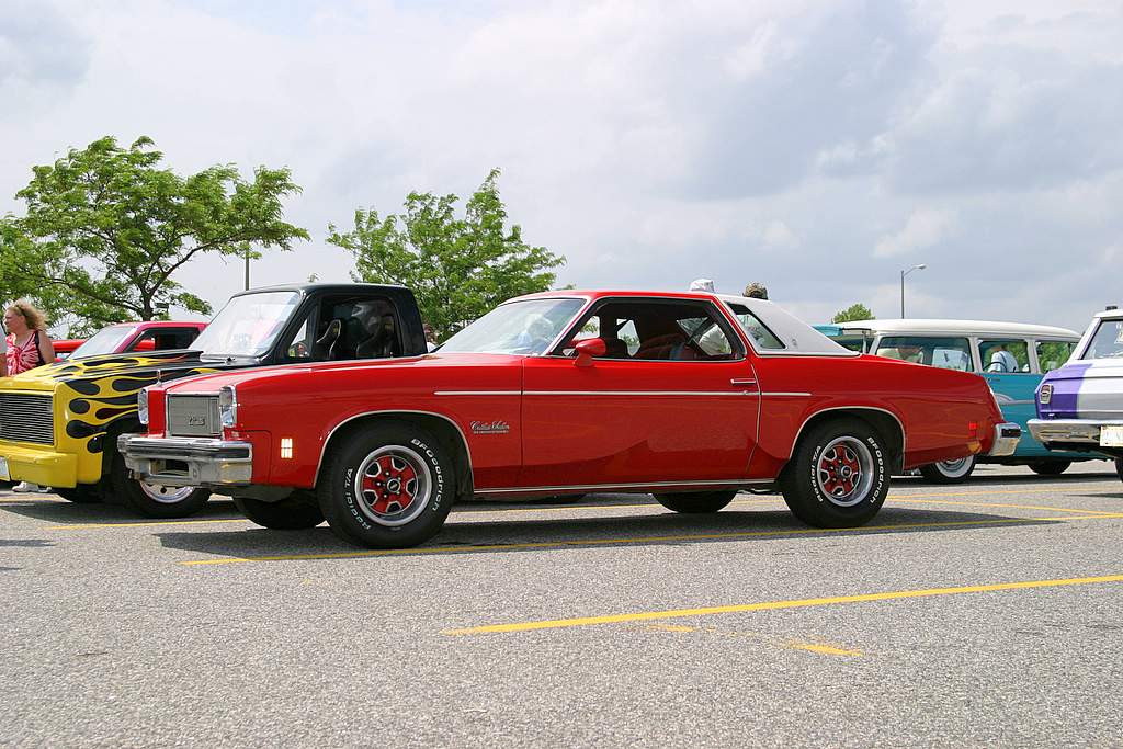 1975 Olds Cutlass Salon 2dr hardtop