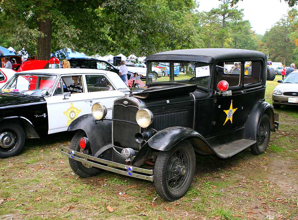 Roaring 20s Police Car