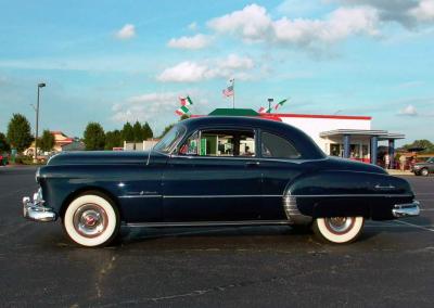 v3/09/553709/3/46722989.Pontiac49BlueCoupeSideView02.jpg