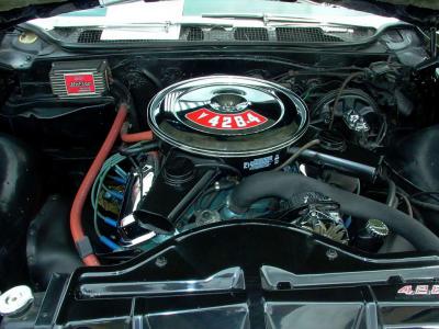 Pontiac V8 428 cu. Engine