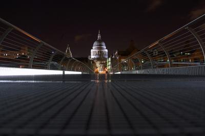 v3/09/566409/3/44575276.Millenium_Bridge2017.jpg