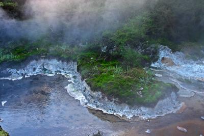 Waimangu Thermal Valley, hot river