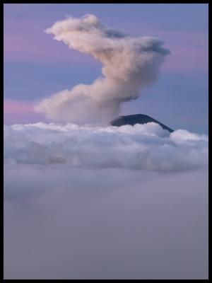 WM-2005-0726- 0961 - INDO - Volcans dIndonsie copie.jpg