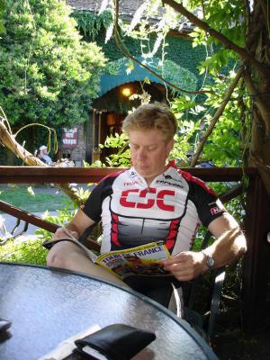 v3/10/46210/3/45074171.Stepehnreadingabikemag.jpg