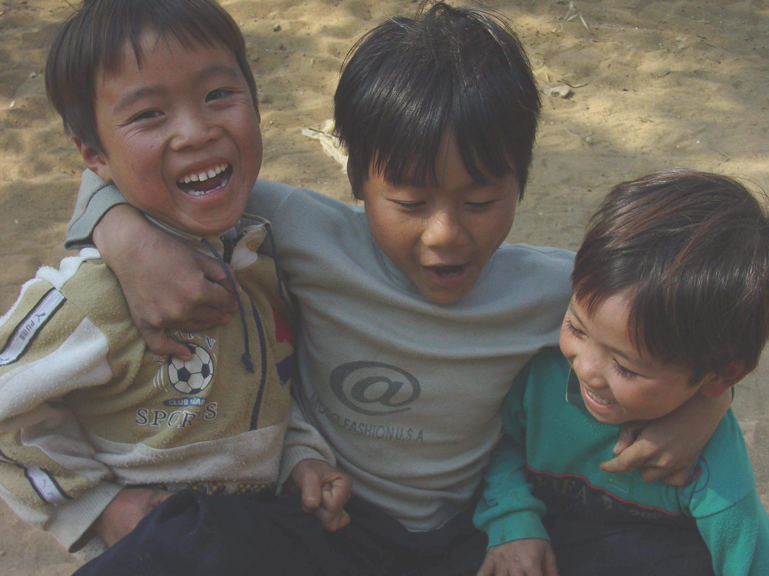 Kids in Tam Coc