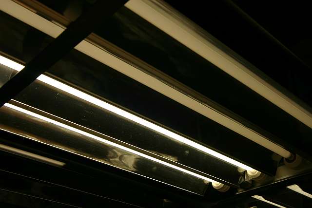 4 x 54 Watt T5 - adjustably lightning power from 100% till 0 % - the first 2 tubes are now on about 20% power