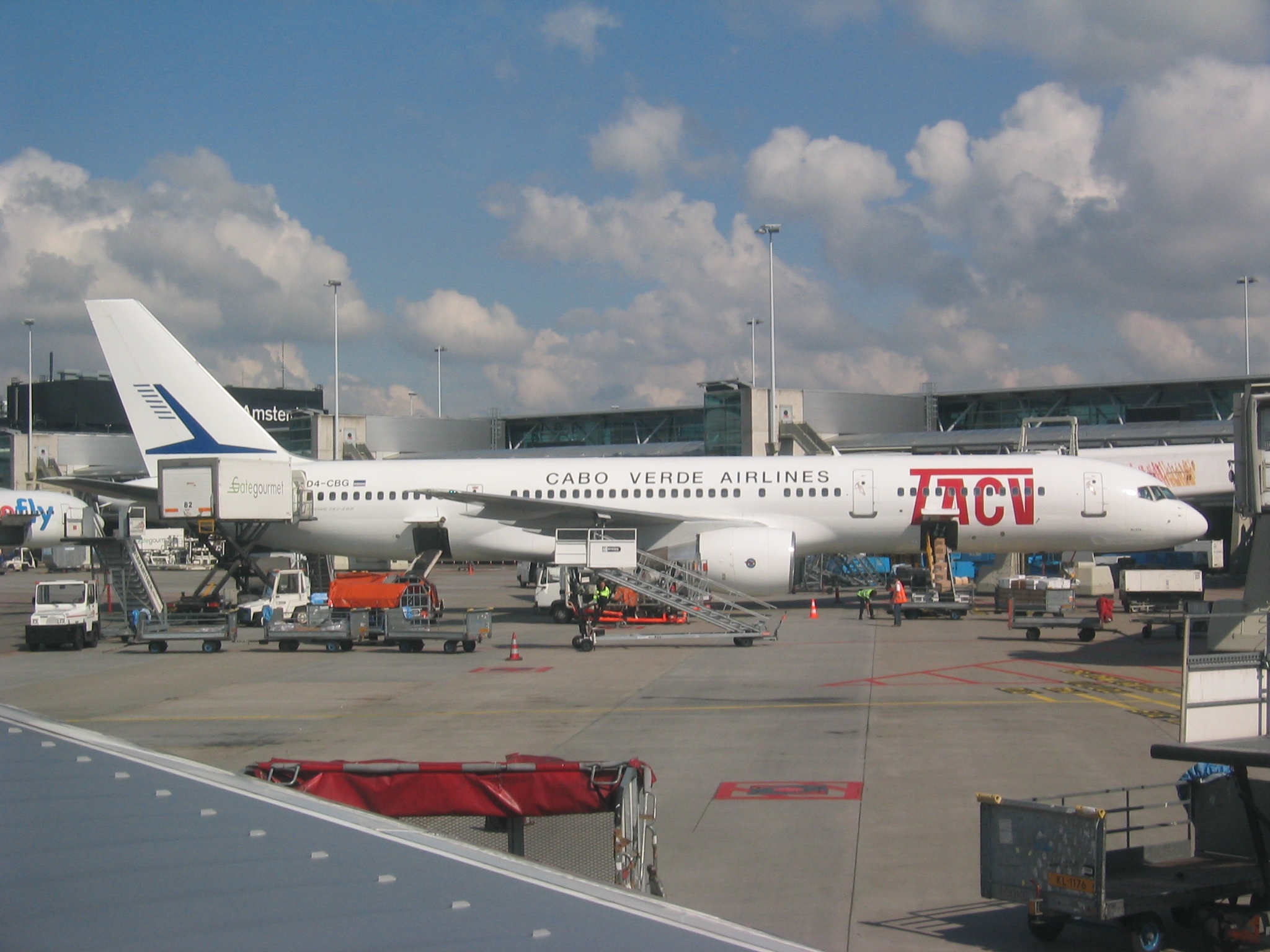 D4-CBG  Cabo Verde Airlines B757