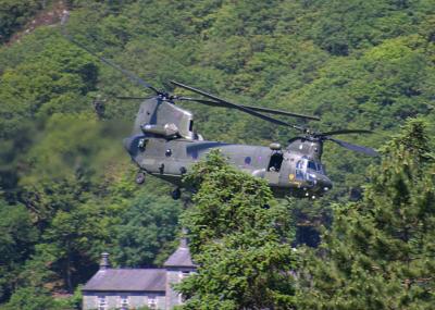 RAF Chinook buzzing Llanberis village.