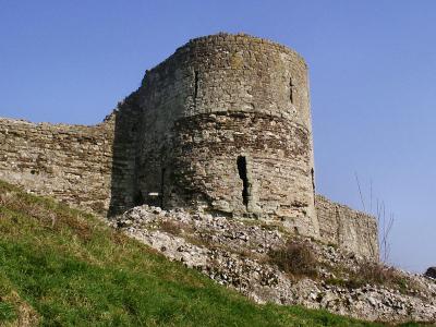 Pevensey castle battlements