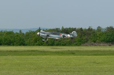 v3/12/281912/3/44931891.Me109_7red_0.jpg