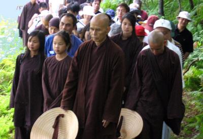 THICHNH02.jpg