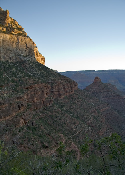 The trail in early morning light (MJ)