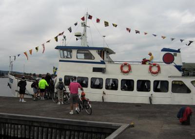 Boat ride to Vadstena - bikes and all