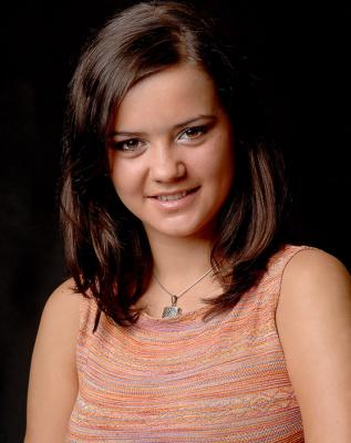 Kamila-Portrait-Web.jpg