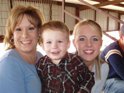 Mom, Cade & Holly @ Taylor's rodeo 10.22.05