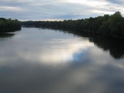 2005-09-17: river and sky (Sept. 18)