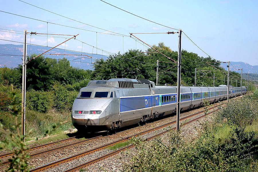 Double unity of TGV Sud-Est near Les Arcs.