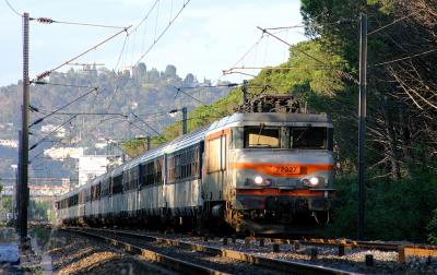 The BB22327 and a night-train from Nice to Strasbourg at Mandelieu-La-Napoule.