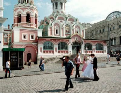 MOSCOW-WEDDING-RED-SQUARE.jpg