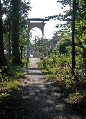 Witte bruggetje, een uit/ingang van het bos van Krantz