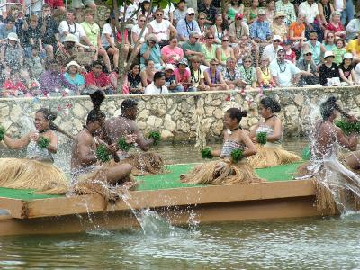 Fijians Perform at Canoe Pageant