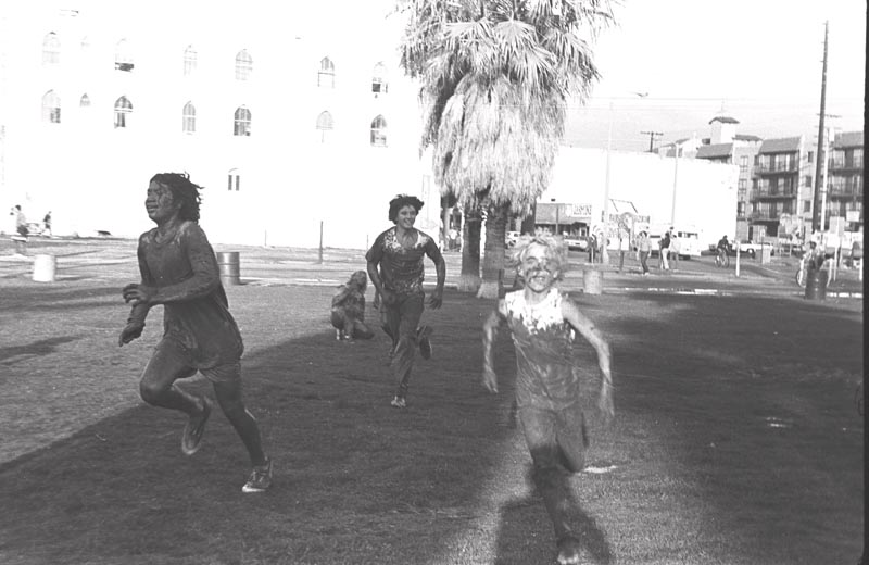 00187 243-09 Oct81.jpg