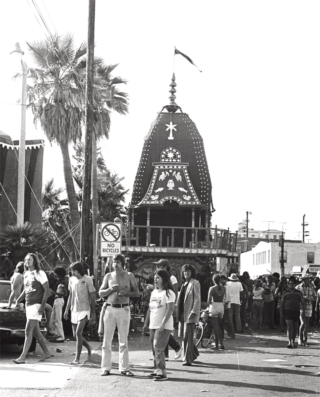 00603 112-32A Krishna Parade 8-9-78.jpg
