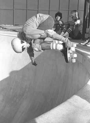 00649 130-26 Tony Alva?.jpg