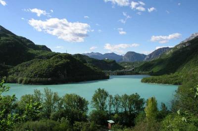 Lago di Cavazzo.jpg