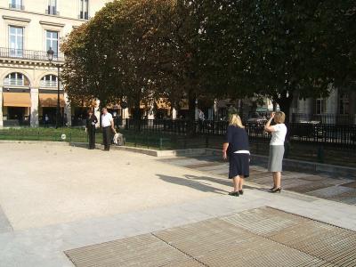 Lunch Time Boules in Paris