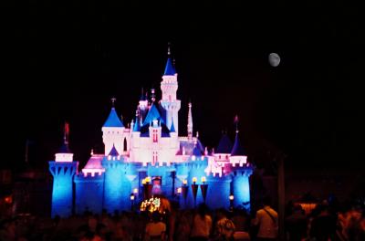 Disneyland ]