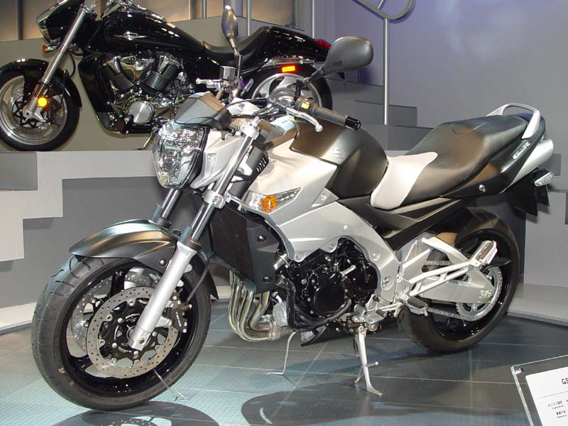Suzuki GSR400